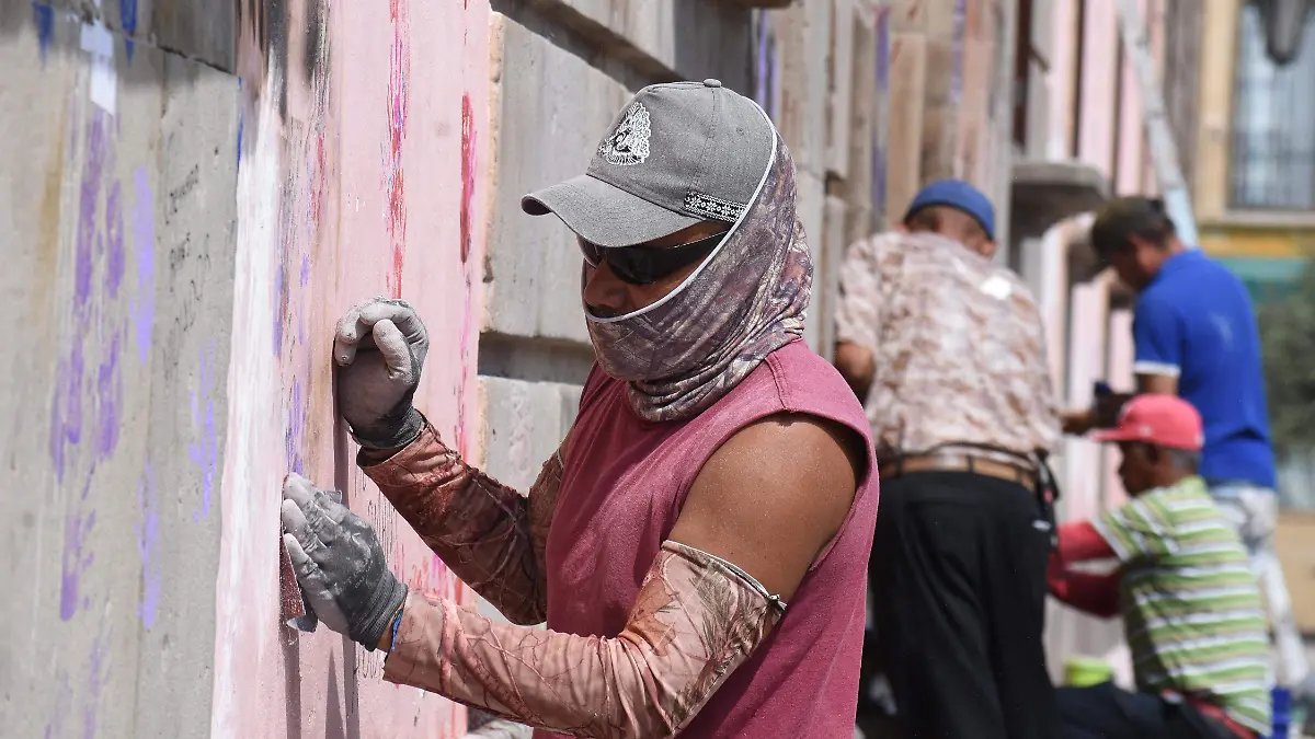 Retiran iconoclasia de la Presidencia Municipal de Irapuato