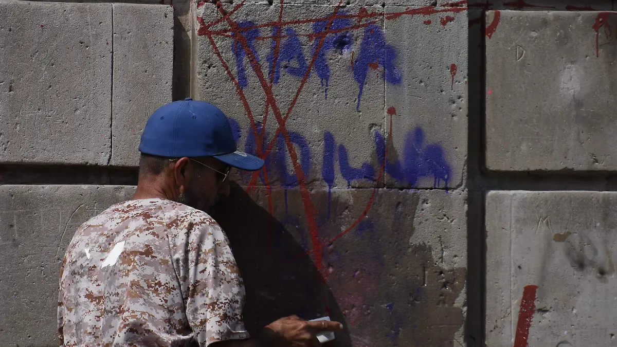 Retiran iconoclasia de la presidencia municipal de Irapuato