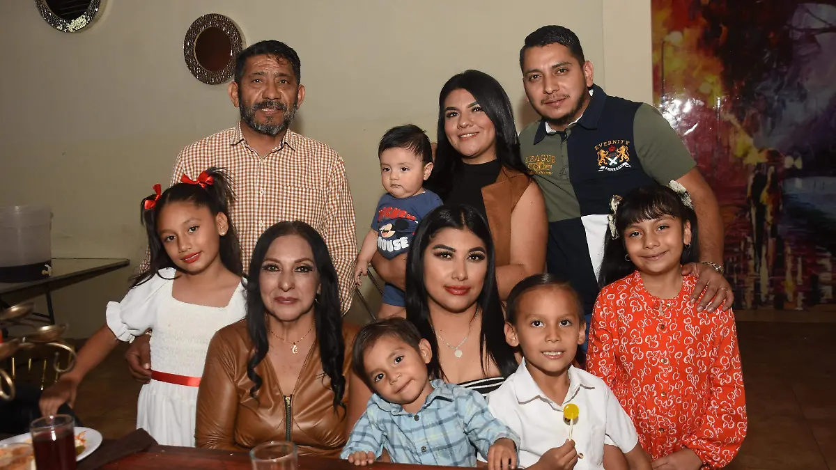 Familias invitadas en la fiesta