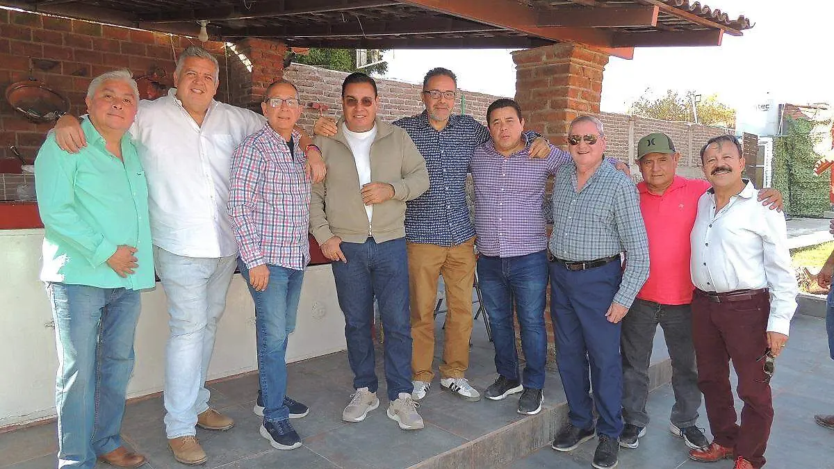 Celebran-36-años-de-amistad