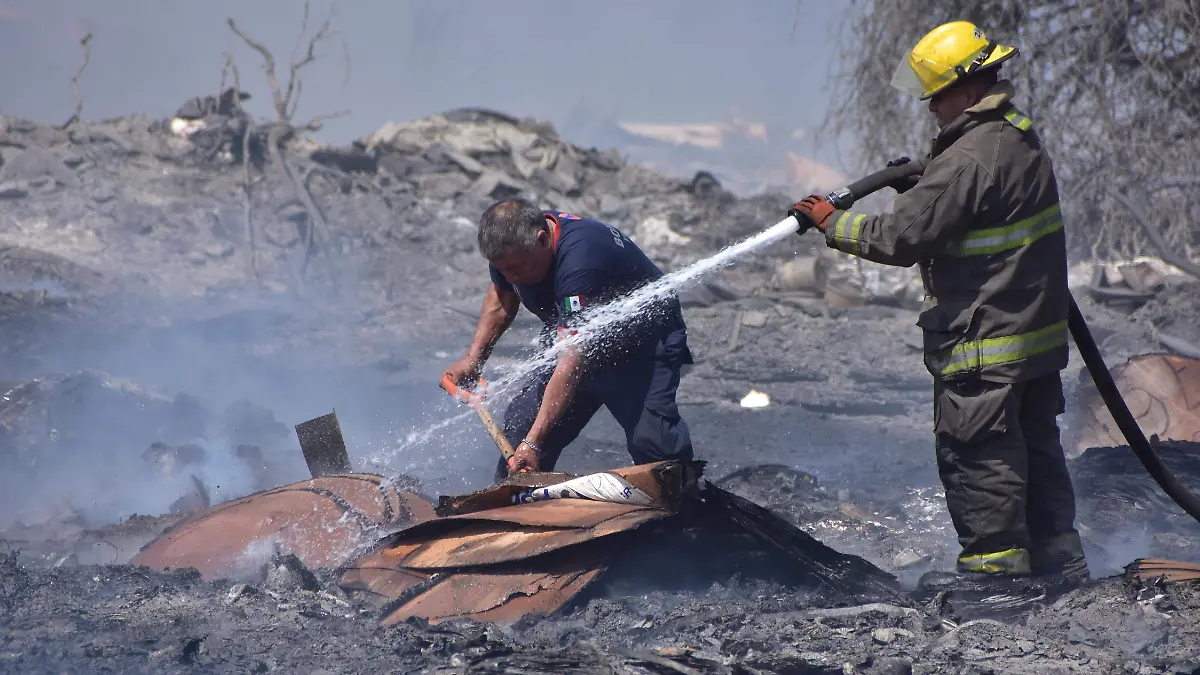 SIGUE PRENDIDO TIRADERO.- RICARDO SANCHEZ.- EL SOL DE IRAPUATO (7)