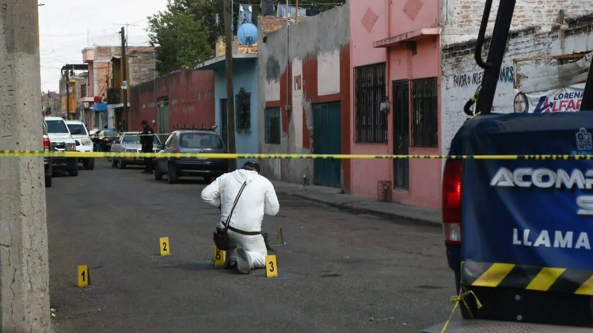 Agentes-acordonan-la-zona