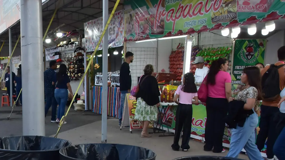 Sabores-locales-destacan-en-la-Feria-de-las-Fresas