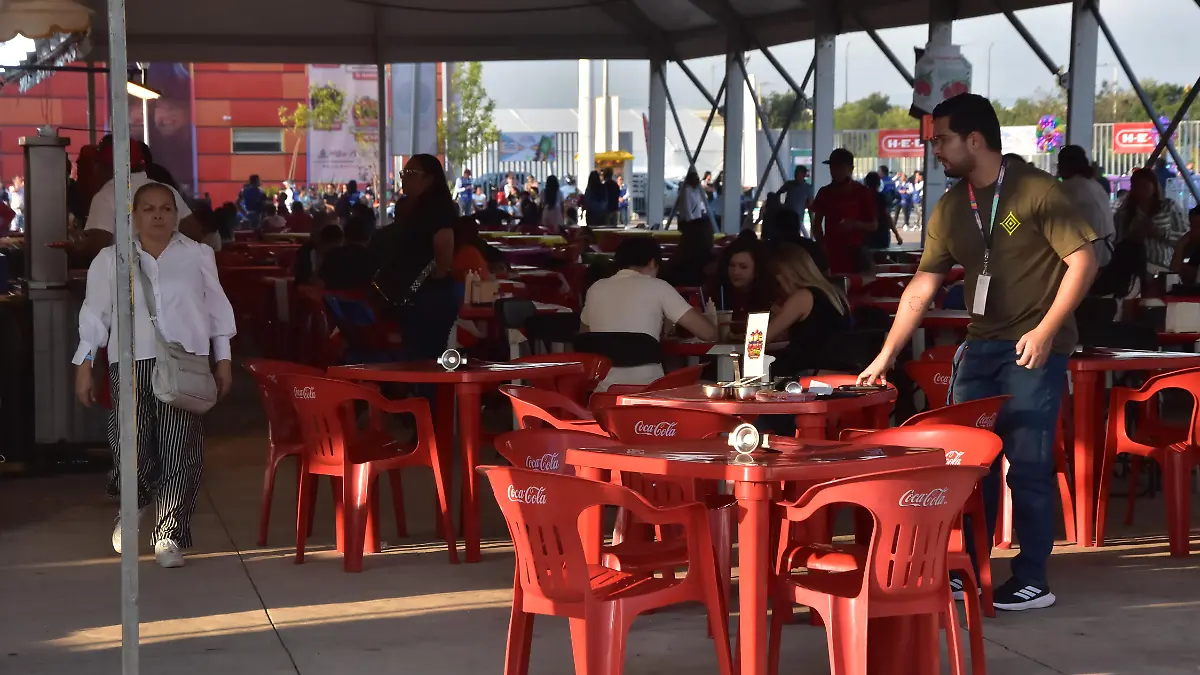 Sabores-locales-destacan-en-la-Feria-de-las-Fresas