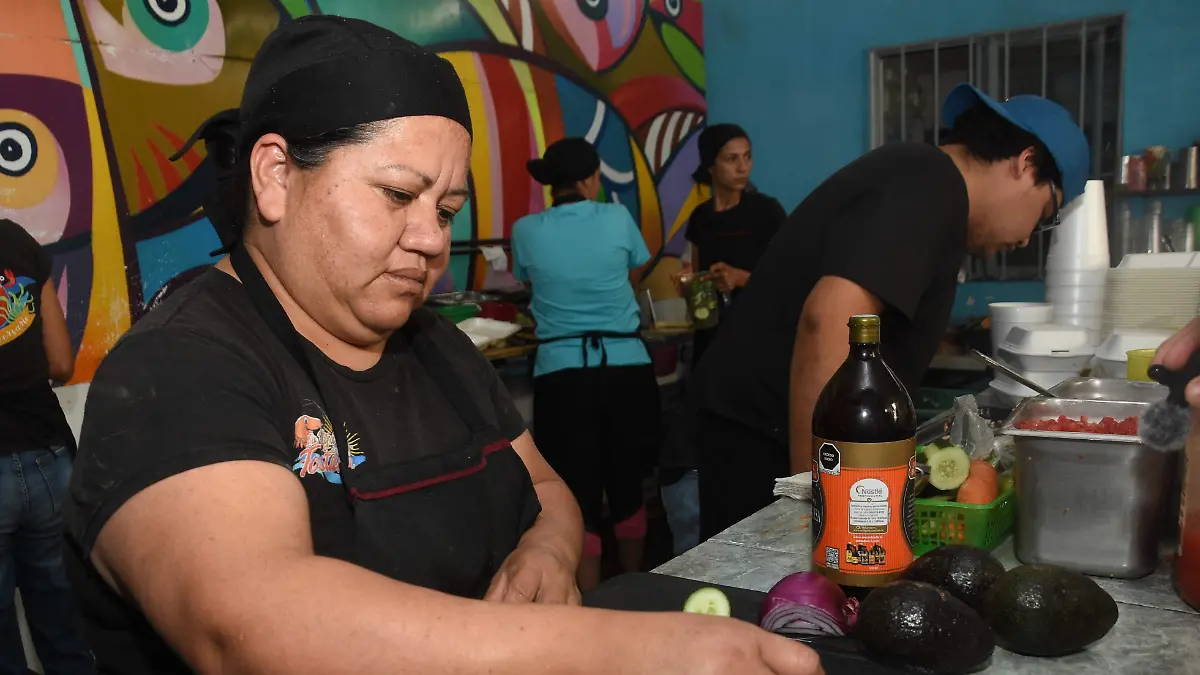 Mariscos, la hija de la tostada, Jesus Gutierrez El Sol de Irapuato (3)