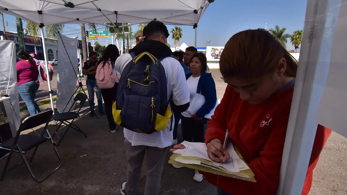 FERIA DE EMPLEO.- RICARDO SANCHEZ.- EL SOL DE IRAPUATO (3)