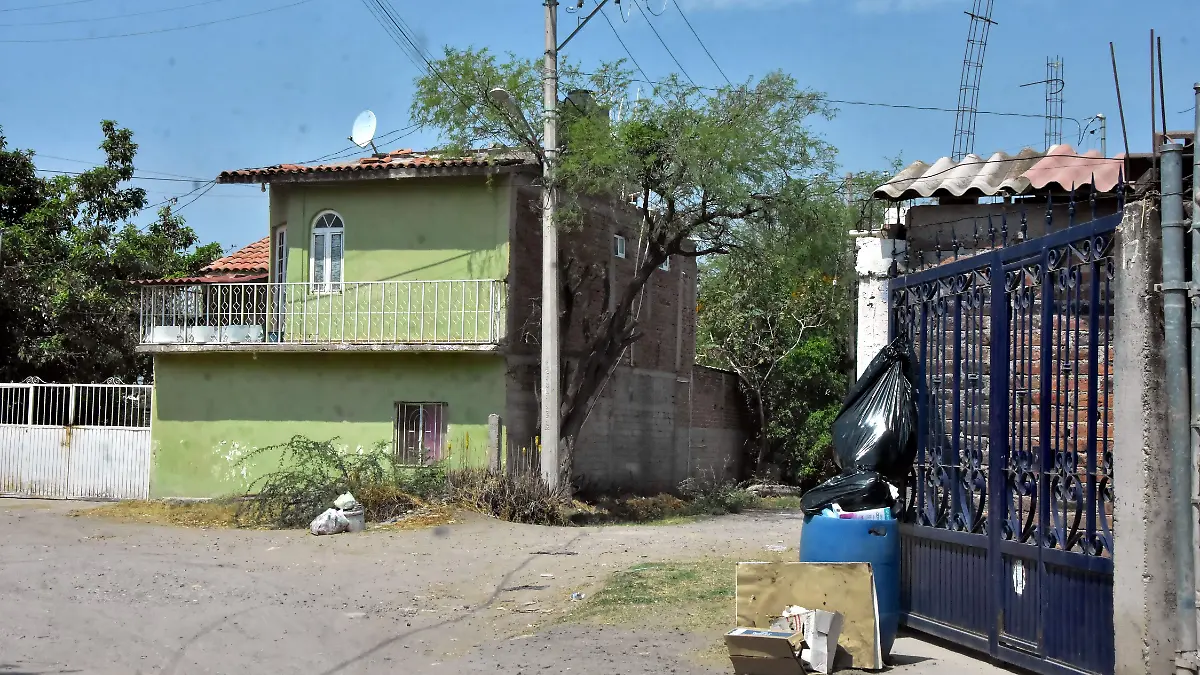 BASURA EN COMUNIDADES.- RICARDO SANCHEZ.- EL SOL DE IRAPUATO (1)