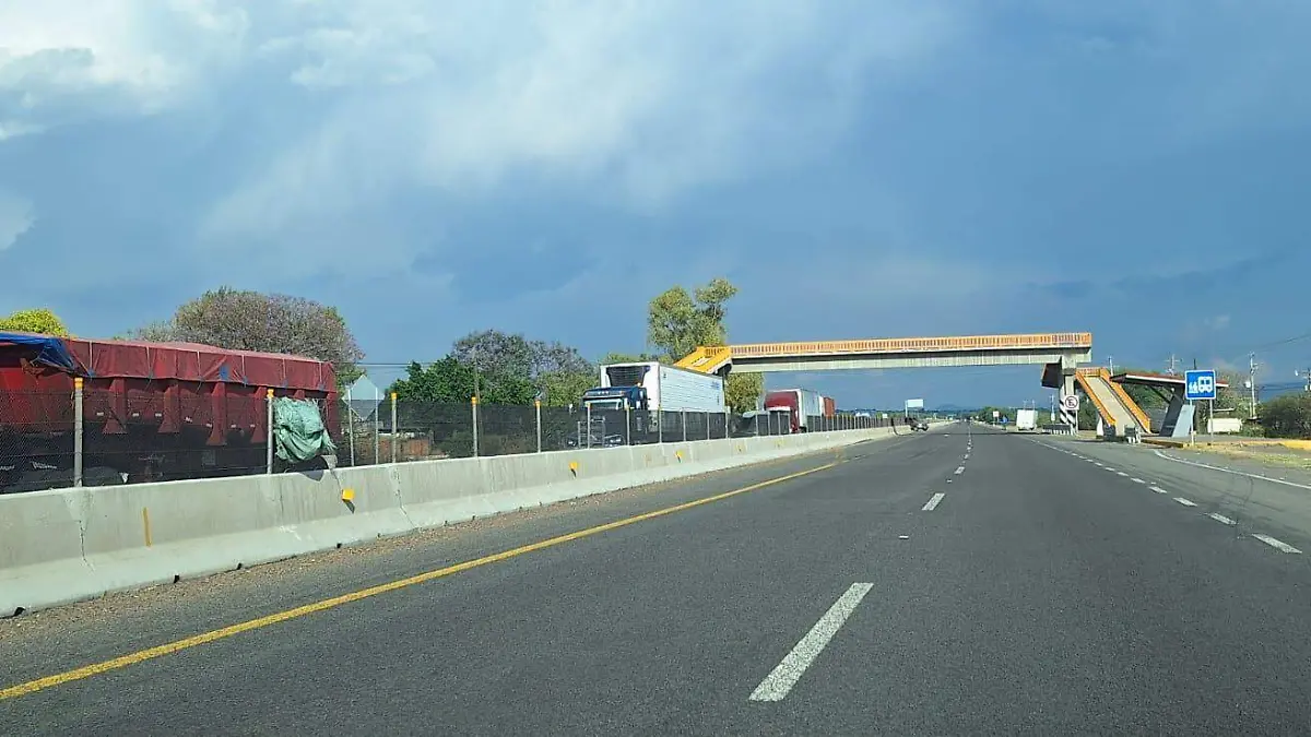 PENJAMO Puente vehicular y peatonales la Estrella (1)