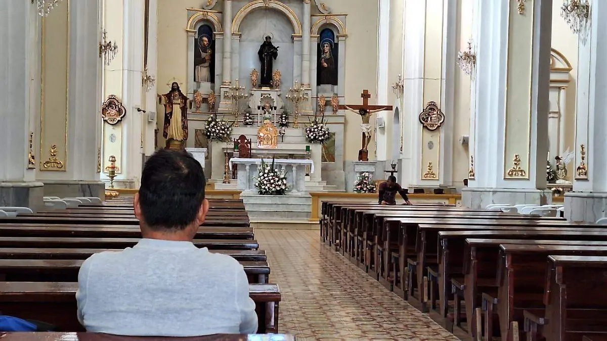 CUERAMARO Padre Alberto Murguia sacramentos (2)
