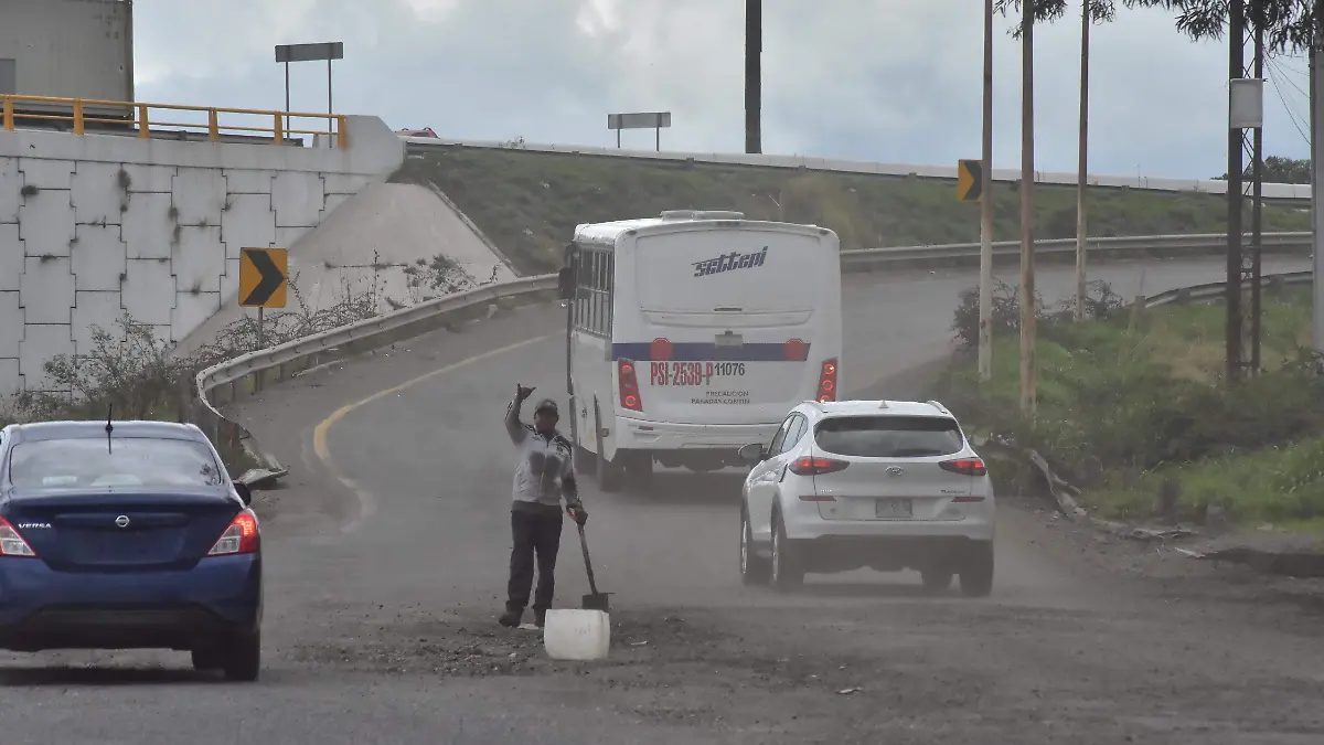 SUBIDA Y BAJADA DEL LIBRAMIENTO SUR.- RICARDO SANCHEZ.- EL SOL DE IRAPUATO (2)