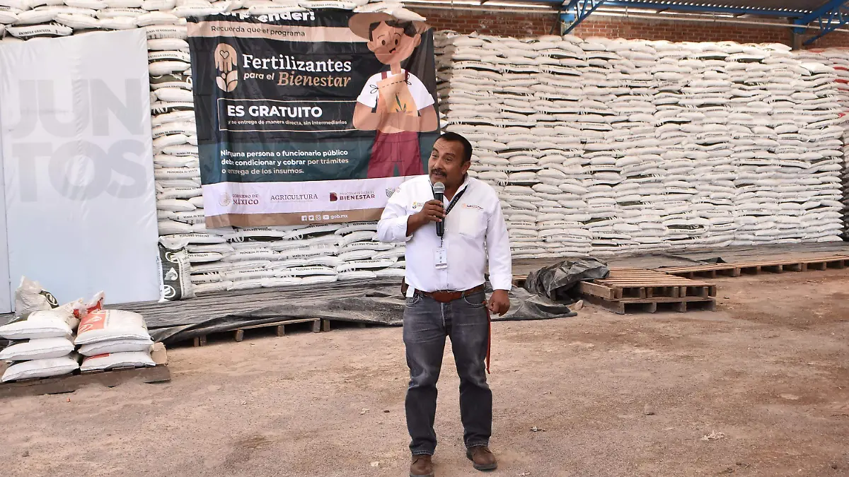 HUANÍMARO Entrega fertilizantes SADER (1)