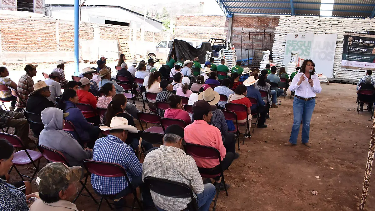 HUANIMARO Laura fertilizantes campo  (4)