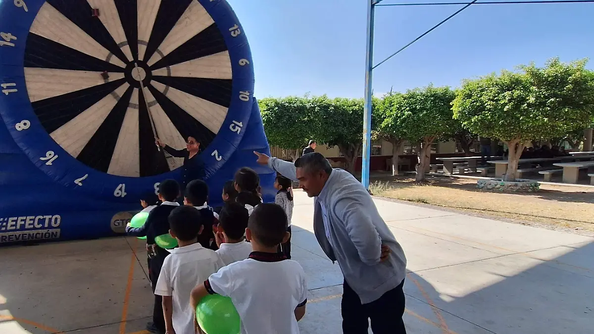 HUANIMARO Niños destcan en Matematicas (3)