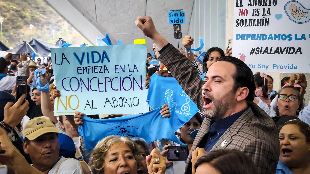Aborto fotos El Sol de Leon (1)