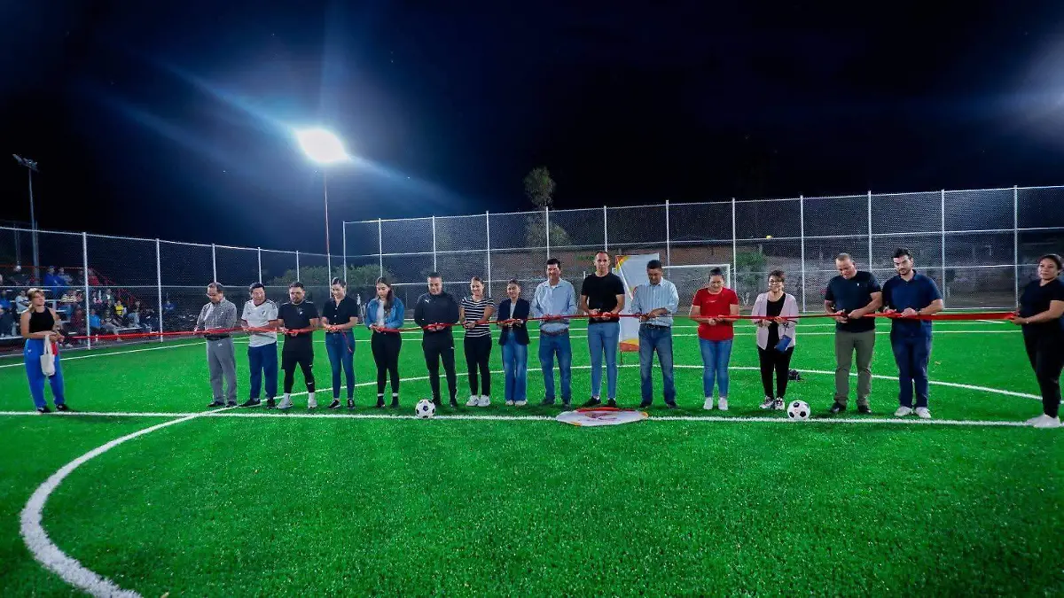 CUERAMARO Cancha de futbol inaugurada (1)