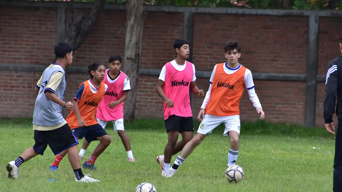 FUTBOLISTAS VISORIAS TRNCA.- RICARDO SANCHEZ.- EL SOL DE IRAPUATO (8)