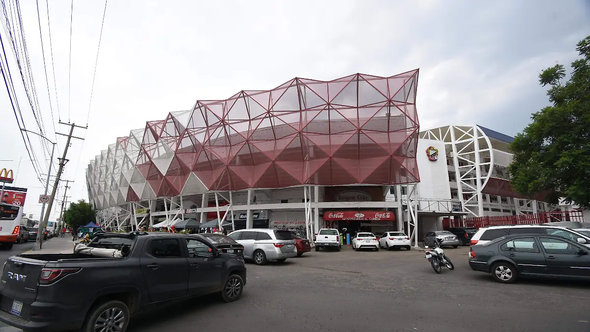 ESTADIO IRAPUATO (2)