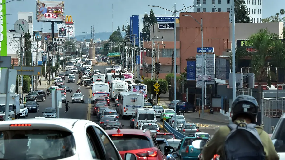 ESPECTACULARES Y DIRECTORAPULA FAUSTO.- RICARDO SANCHEZ.- EL SOL DE IRAPUATO. 