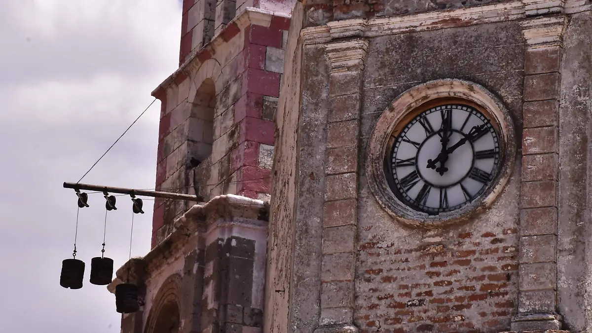 CUERAMARO Reloj (1)
