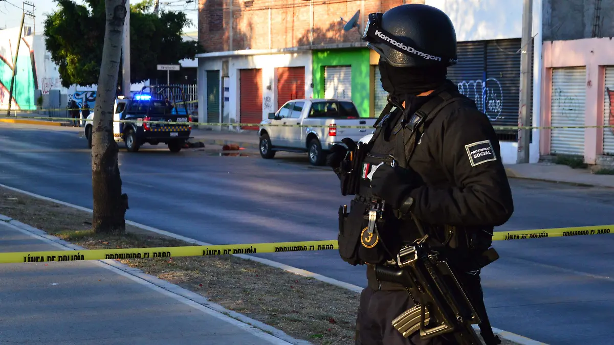 POLICIAS (1)