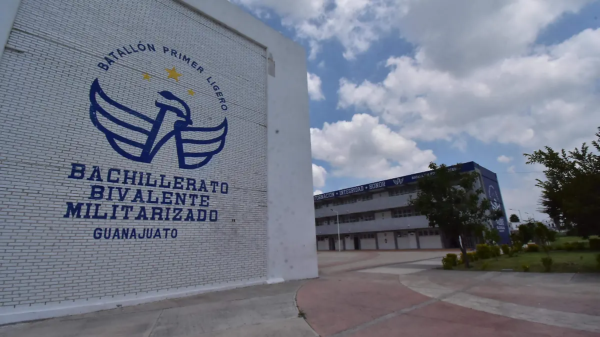 BACHILLERATO MILITARIZADO.- RICRDO SANCHEZ.- EL SOL DE IRAPUATO (2)