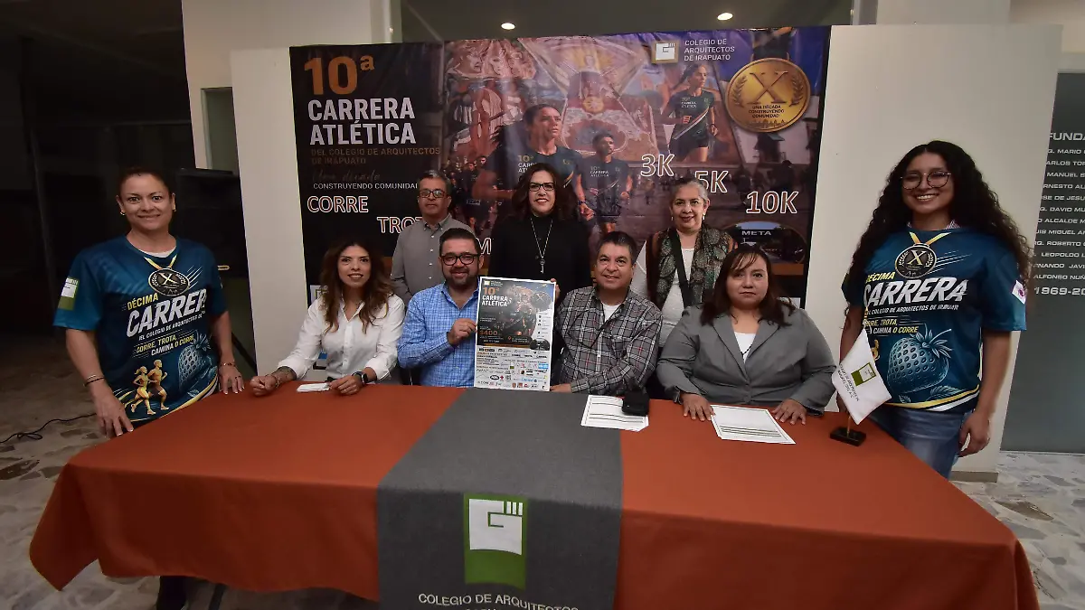 PRESENTAN CARRERA COL. ARQUITECTOS.-RICARDO SANCHEZ.- EL SOL DE IRAPUATO (4)