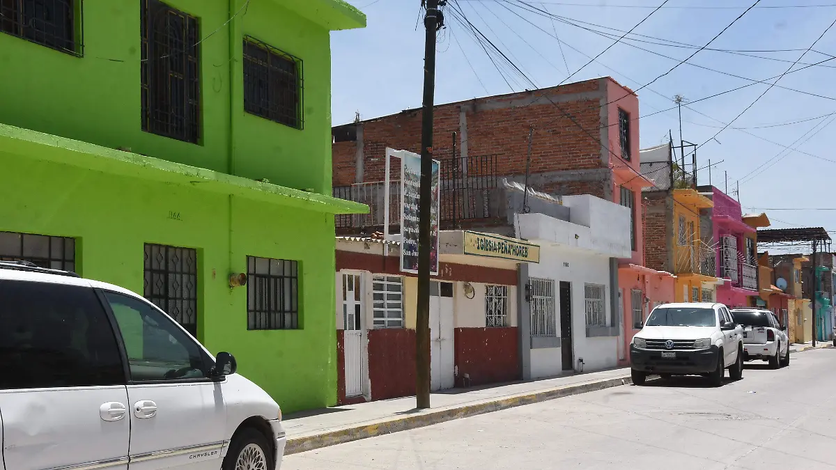 PINTANDO CASAS (4)
