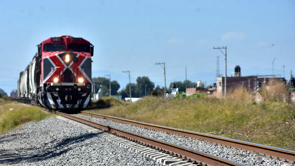 TREN DE PASAJEROS.- RICARDO SANCHEZ.- EL SOL DE IRAPUATO (2)