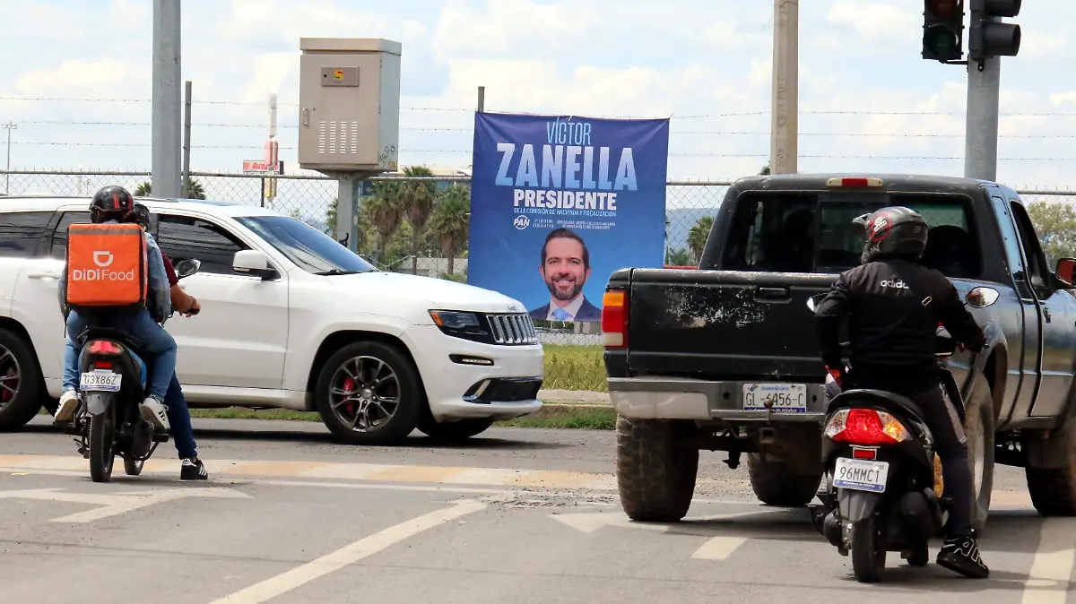 SE ADELANTAN POLITICOS JESUS GTZ EL SOL DE IRAPUATO (4)