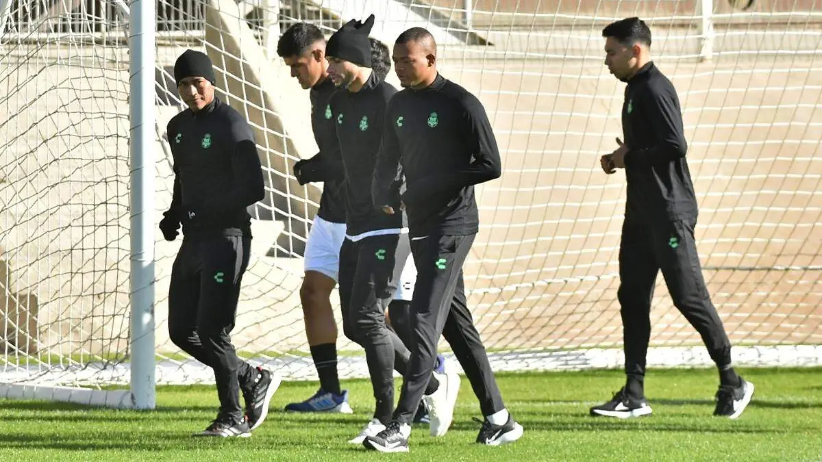 Santos-Laguna (7)