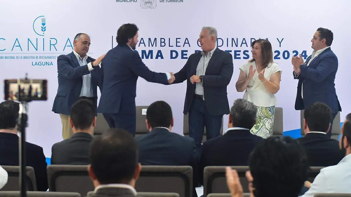 Toma protesta Nueva Directiva y Consejo de CANIRAC Laguna