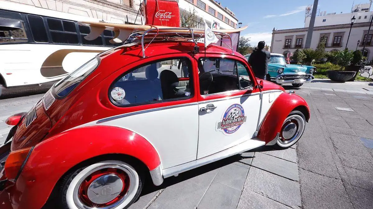 Día-Internacional-del-Auto-Antiguo 