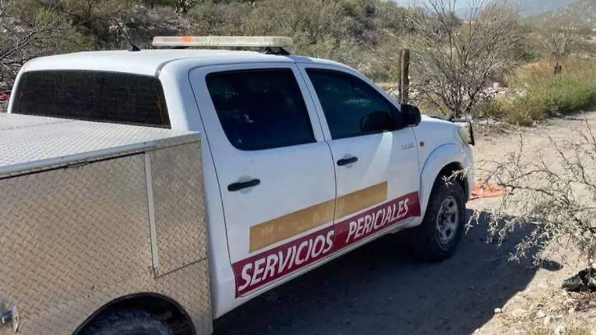Mueren dos hombres al caer del barranco