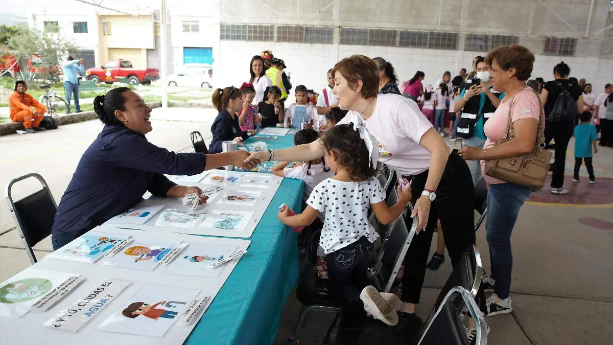 Selina Bremer, presidenta del DIF Torreón, estuvo en el cierre del Curso de Verano