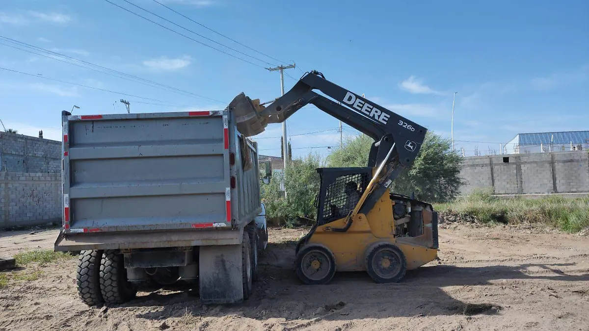 Servicios Públicos realiza trabajos de limpieza en colonia El Amparo