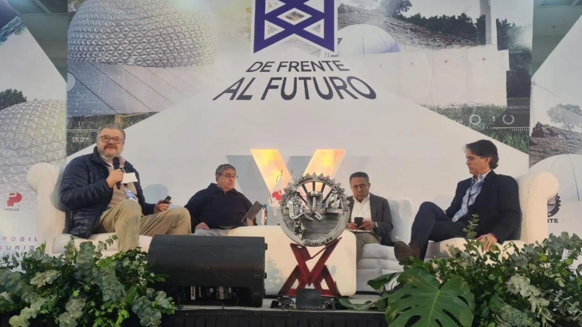 Simposium-de-Frente-al-Futuro