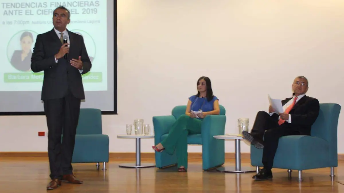 04 En el Panel de Expertos en Tendencias Financieras ante el Cierre del 20192