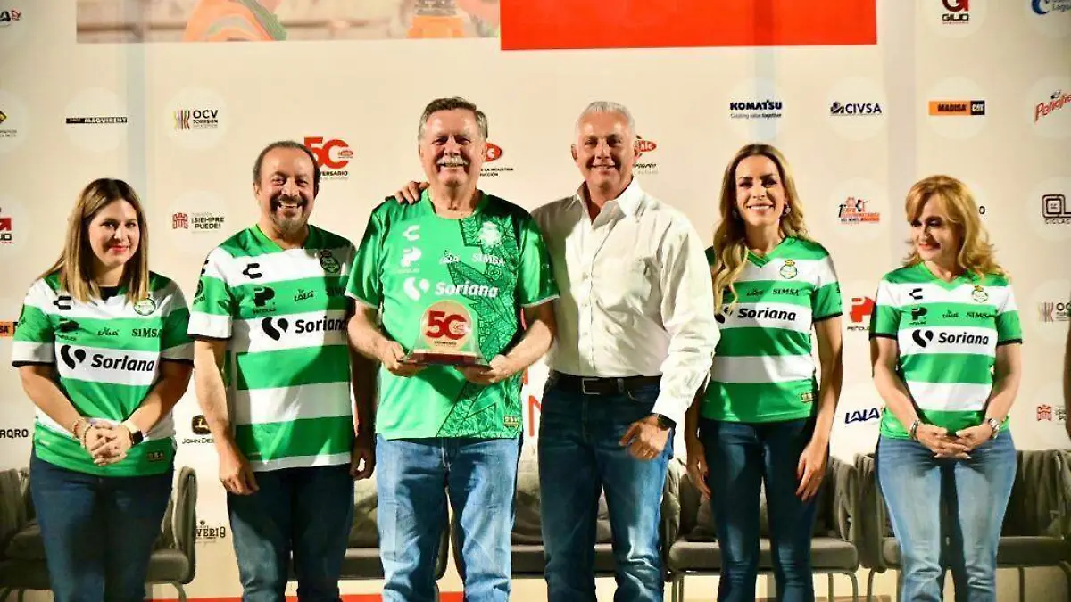 Román Cepeda celebra 50 aniversario