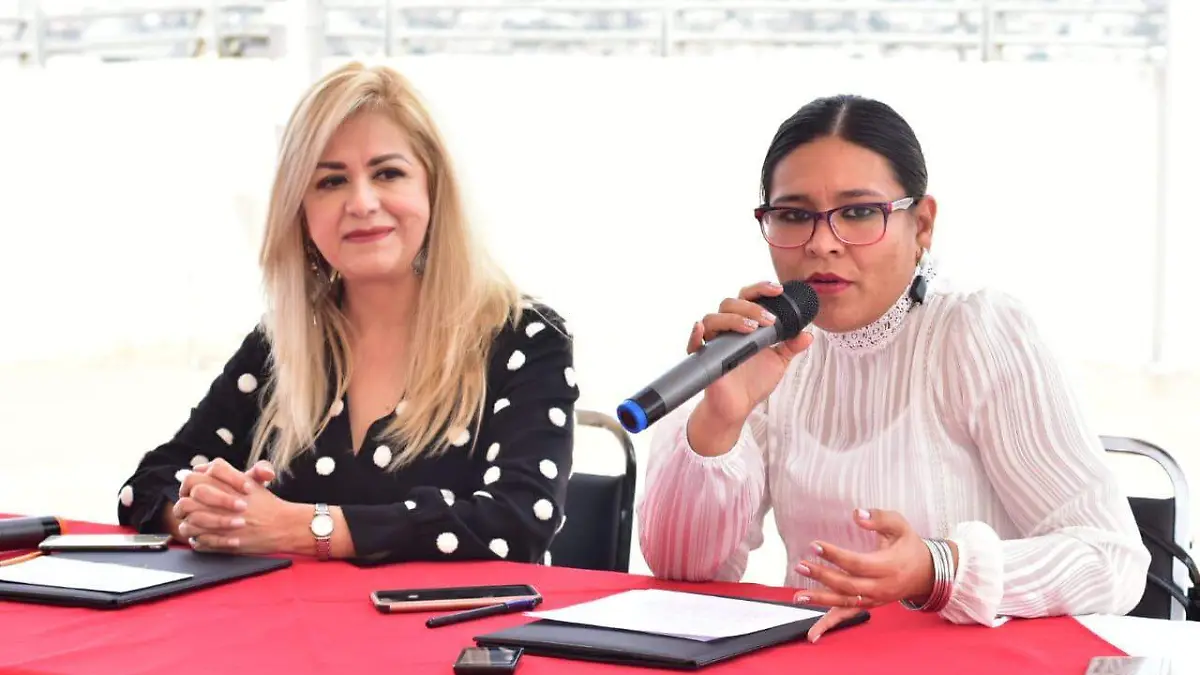 11 TRIANA1 Firman convenio por la igualdad y contra la discriminación