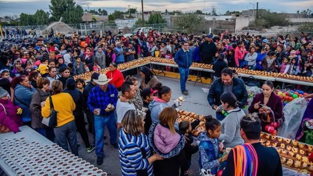 15 COBIAN 4  Reparten Rosca de Reyes a dos mil pequeños en Madero