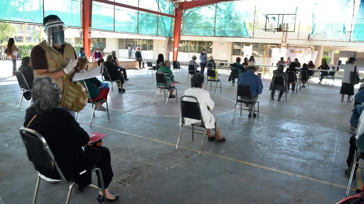 Filas adultos mayores pensión