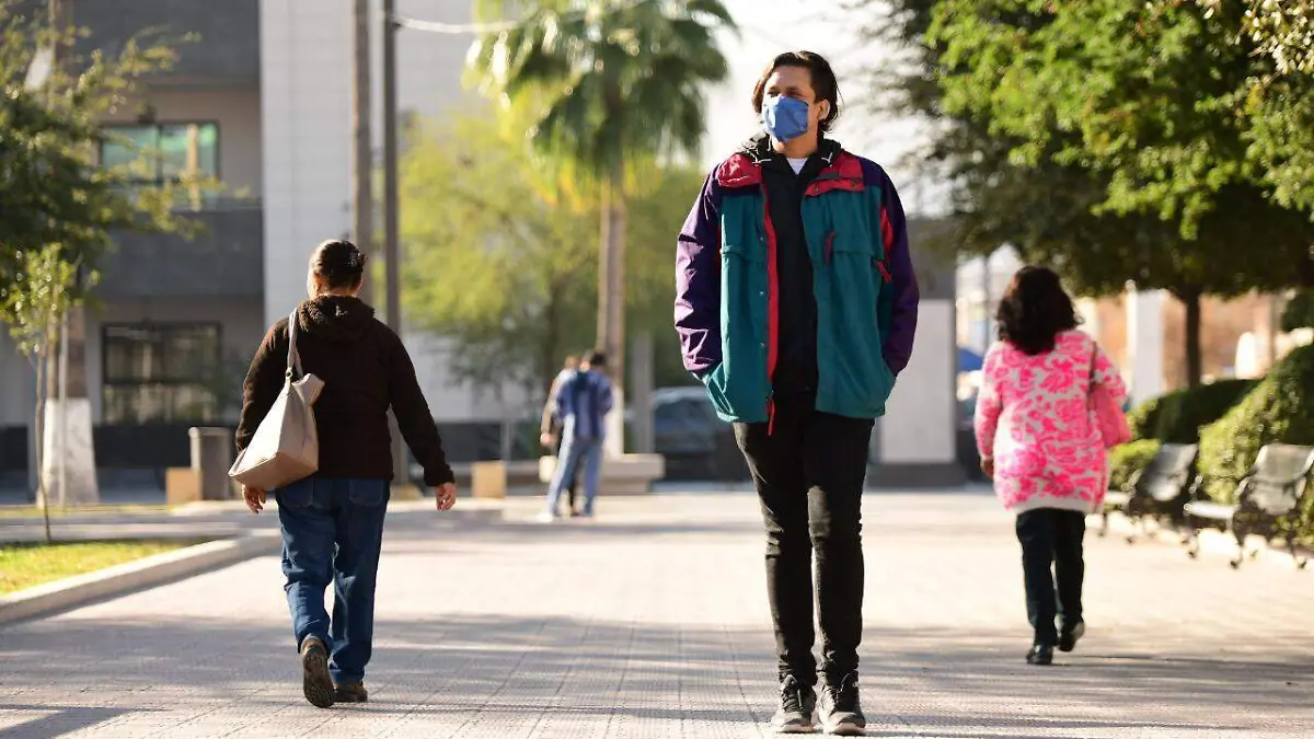 Persona caminando 