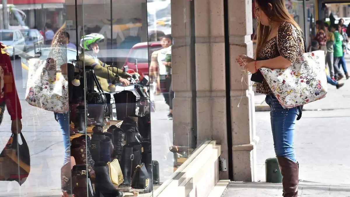 14 COBIAN 1 Falso que el comercio de torreón vaya cerrar Luis Cuerda