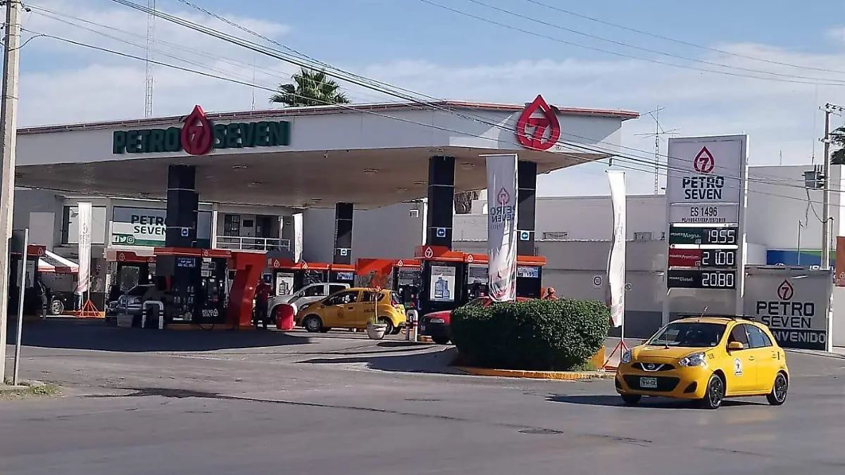 03 Gasolinera 1