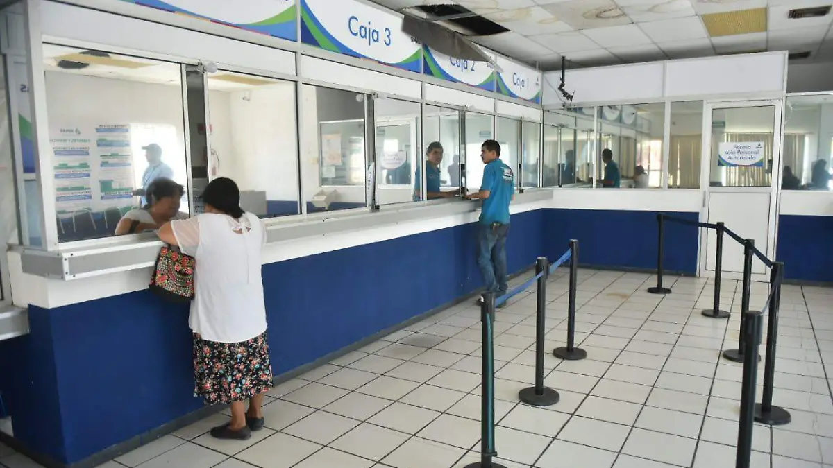 15 Cortan la luz ahora a la Sucursal Abastos del SIMAS2