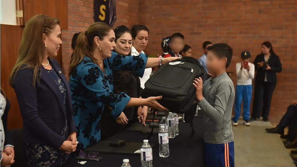 25 Entregan Reconocimientos a Laguneros ganadores de la OCI 2019ok