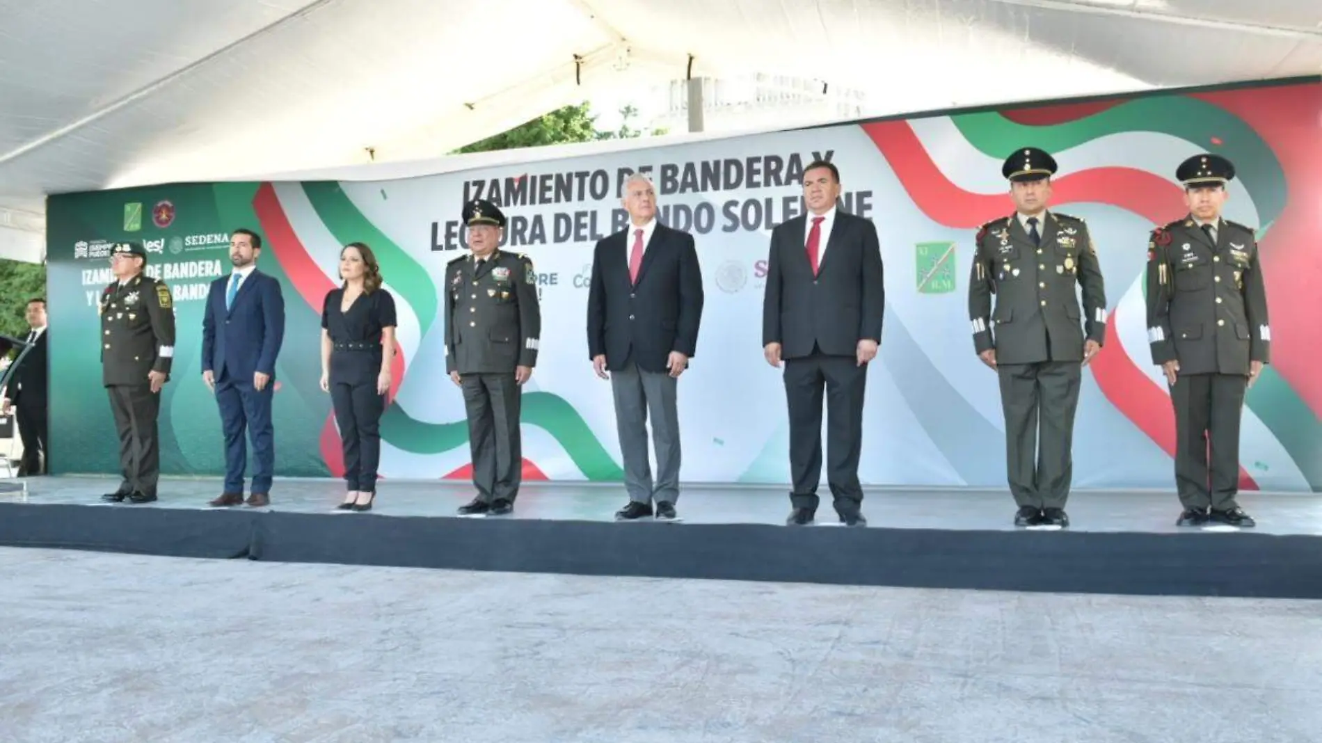 izamiento-de-bandera