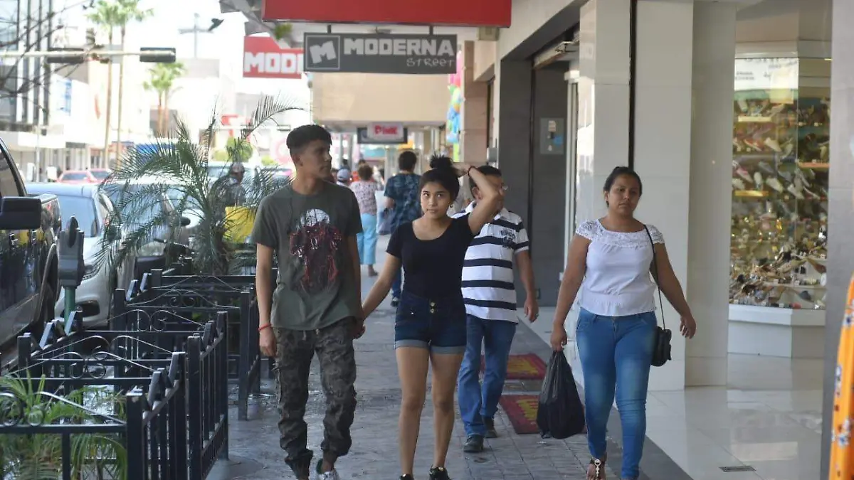 26 COBIAN 4  Miles ignoran campaña “quédate en casa” en La Laguna