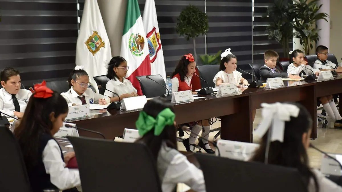 El Cabildo Infantil 2022 revisó las ventajas y desventajas de la educación en línea, a partir de los planteamientos del niño David Adrián González Centeno