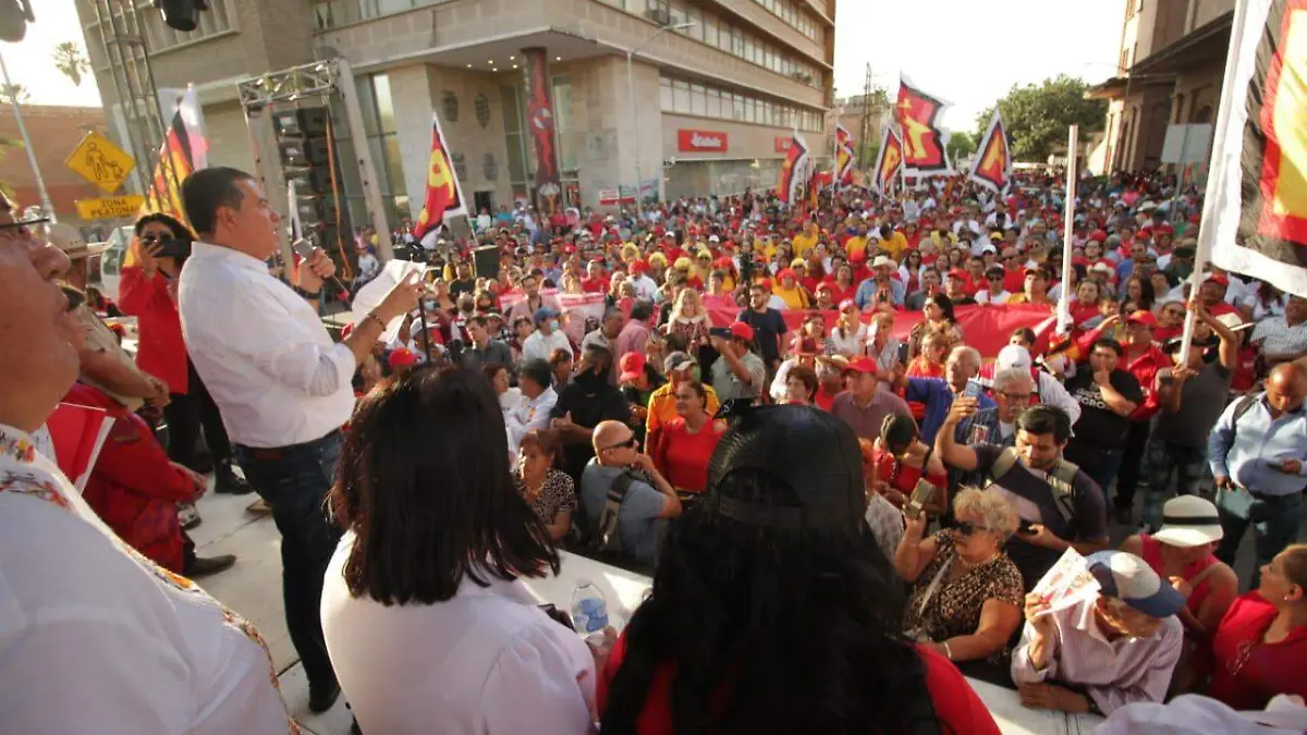 Ricardo-Mejía-Berdeja-simpatizantes